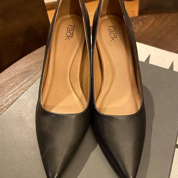 Nordstrom Rack Women's Faux Leather Pointed-Toe
Heels. - Picture 1 of 7